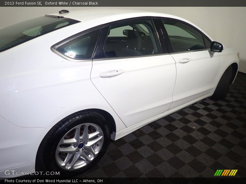 Oxford White / Charcoal Black 2013 Ford Fusion SE
