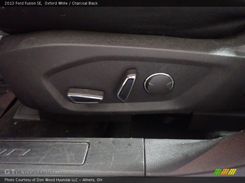Oxford White / Charcoal Black 2013 Ford Fusion SE
