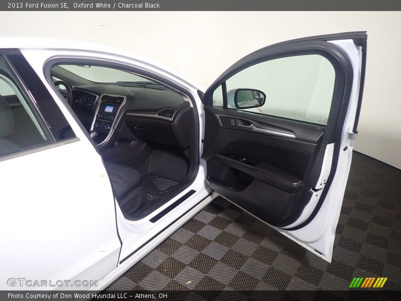 Oxford White / Charcoal Black 2013 Ford Fusion SE