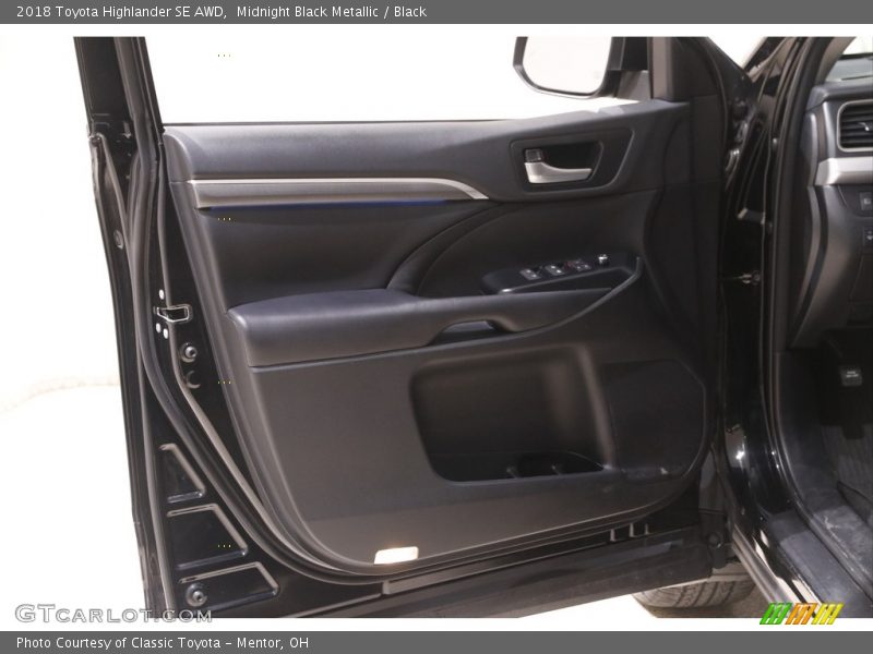 Midnight Black Metallic / Black 2018 Toyota Highlander SE AWD