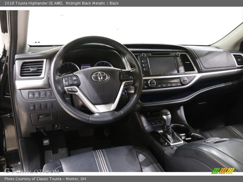 Midnight Black Metallic / Black 2018 Toyota Highlander SE AWD