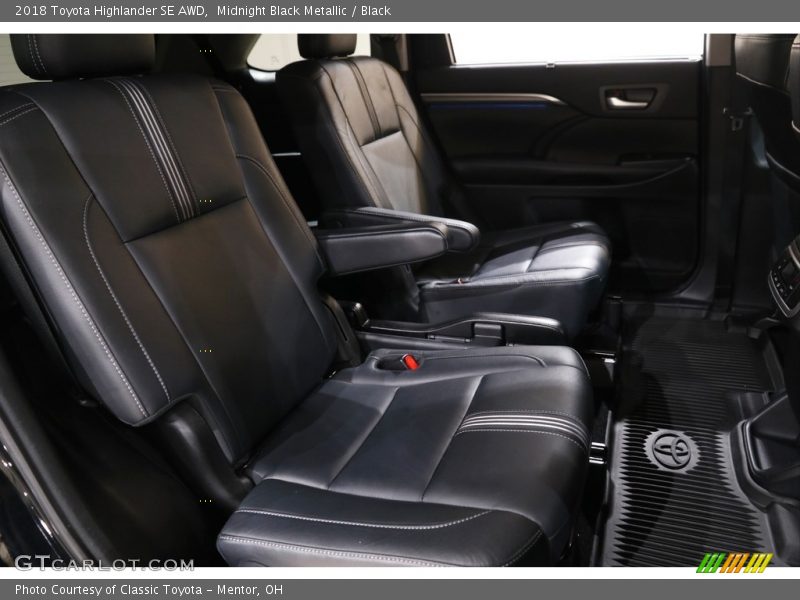 Midnight Black Metallic / Black 2018 Toyota Highlander SE AWD