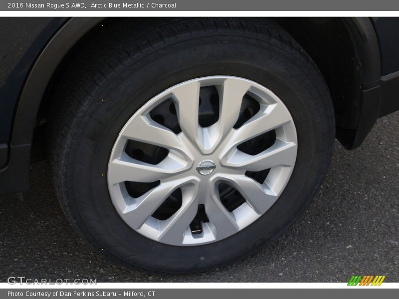 Arctic Blue Metallic / Charcoal 2016 Nissan Rogue S AWD