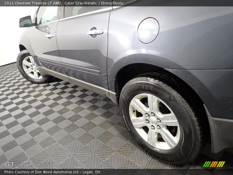 Cyber Gray Metallic / Ebony/Ebony 2011 Chevrolet Traverse LT AWD