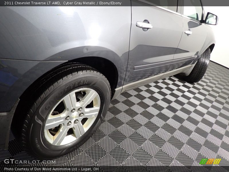 Cyber Gray Metallic / Ebony/Ebony 2011 Chevrolet Traverse LT AWD