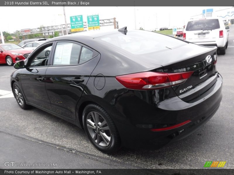 Phantom Black / Beige 2018 Hyundai Elantra SEL