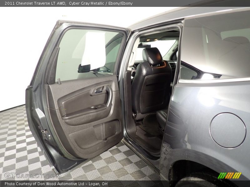 Cyber Gray Metallic / Ebony/Ebony 2011 Chevrolet Traverse LT AWD