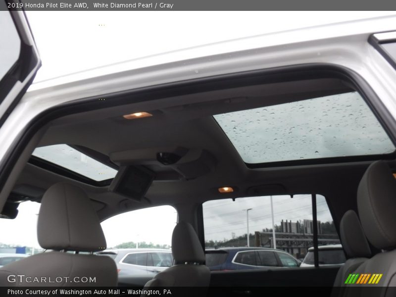 White Diamond Pearl / Gray 2019 Honda Pilot Elite AWD