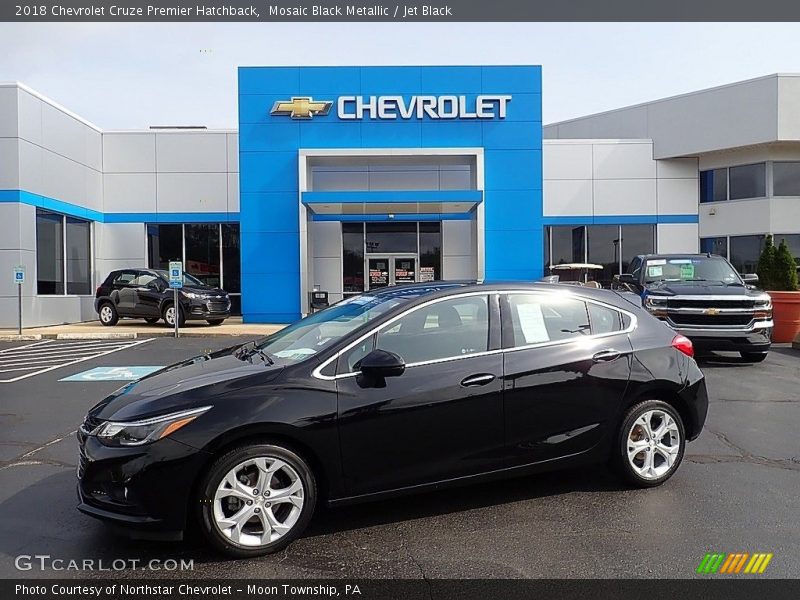 Front 3/4 View of 2018 Cruze Premier Hatchback