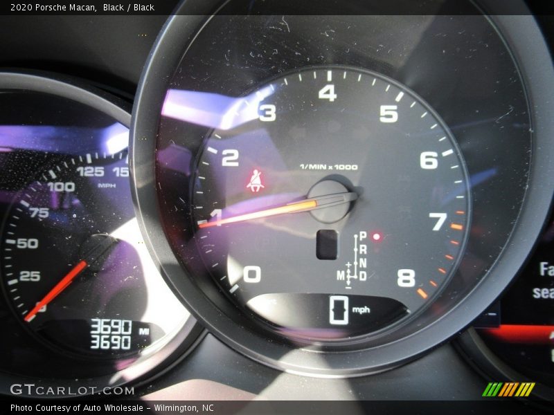 Black / Black 2020 Porsche Macan