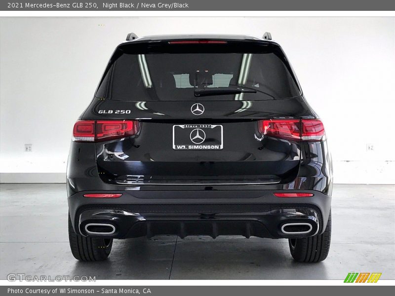 Night Black / Neva Grey/Black 2021 Mercedes-Benz GLB 250