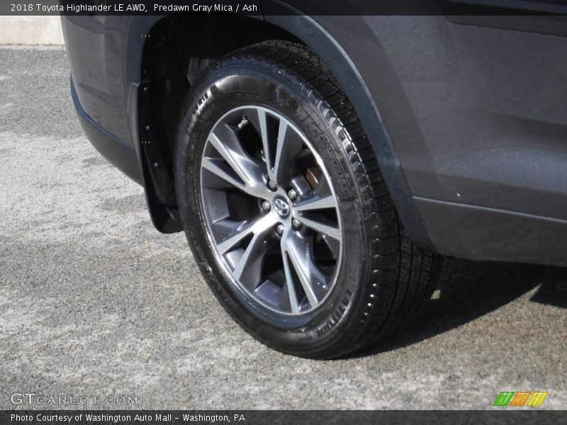 Predawn Gray Mica / Ash 2018 Toyota Highlander LE AWD