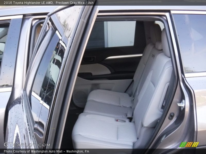 Predawn Gray Mica / Ash 2018 Toyota Highlander LE AWD
