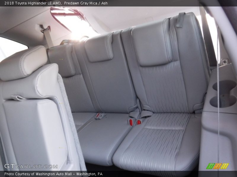 Predawn Gray Mica / Ash 2018 Toyota Highlander LE AWD