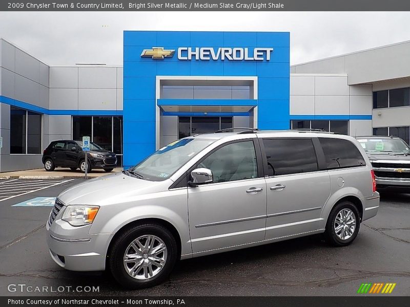 Bright Silver Metallic / Medium Slate Gray/Light Shale 2009 Chrysler Town & Country Limited