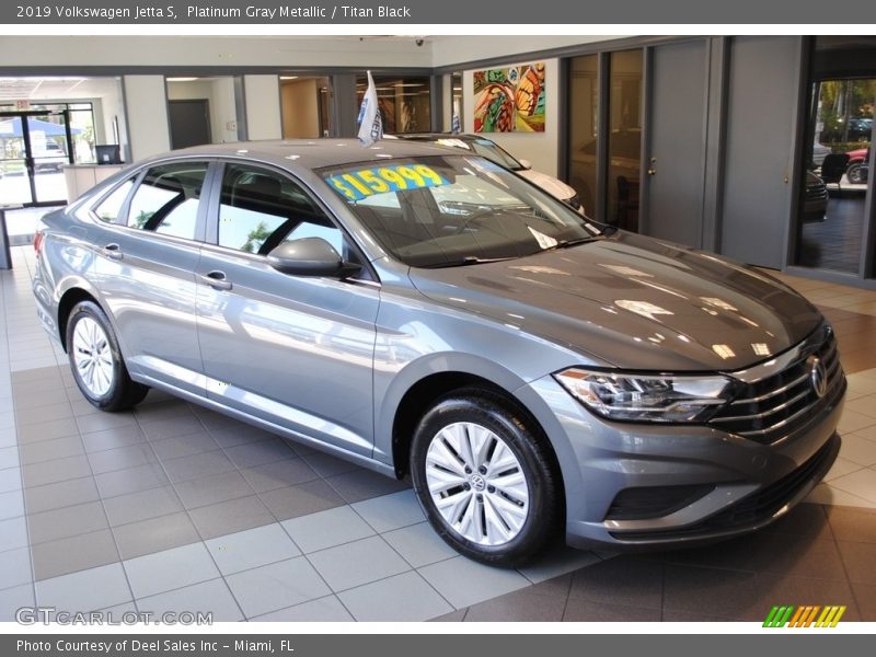 Platinum Gray Metallic / Titan Black 2019 Volkswagen Jetta S