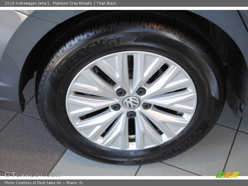 Platinum Gray Metallic / Titan Black 2019 Volkswagen Jetta S