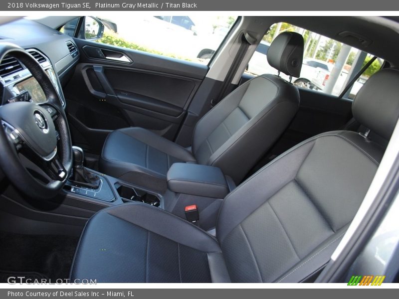 Platinum Gray Metallic / Titan Black 2018 Volkswagen Tiguan SE