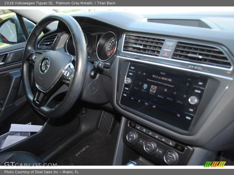 Platinum Gray Metallic / Titan Black 2018 Volkswagen Tiguan SE