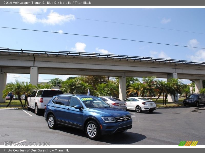 Blue Silk Metallic / Titan Black 2019 Volkswagen Tiguan S