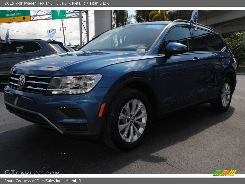 Blue Silk Metallic / Titan Black 2019 Volkswagen Tiguan S