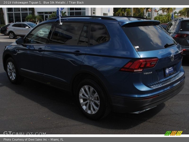 Blue Silk Metallic / Titan Black 2019 Volkswagen Tiguan S