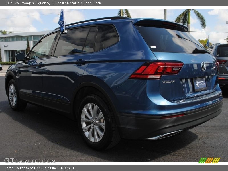 Blue Silk Metallic / Titan Black 2019 Volkswagen Tiguan S