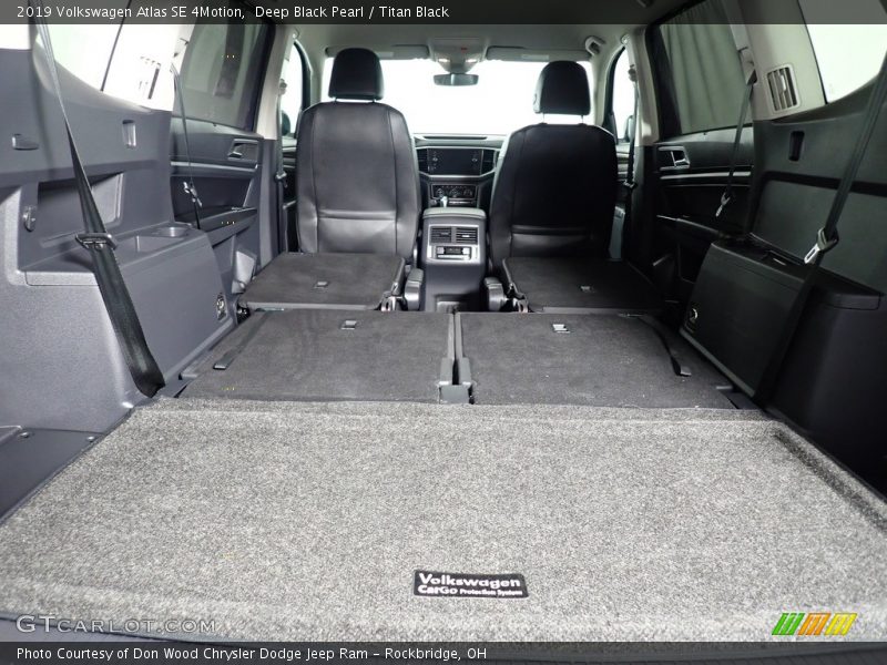 Deep Black Pearl / Titan Black 2019 Volkswagen Atlas SE 4Motion