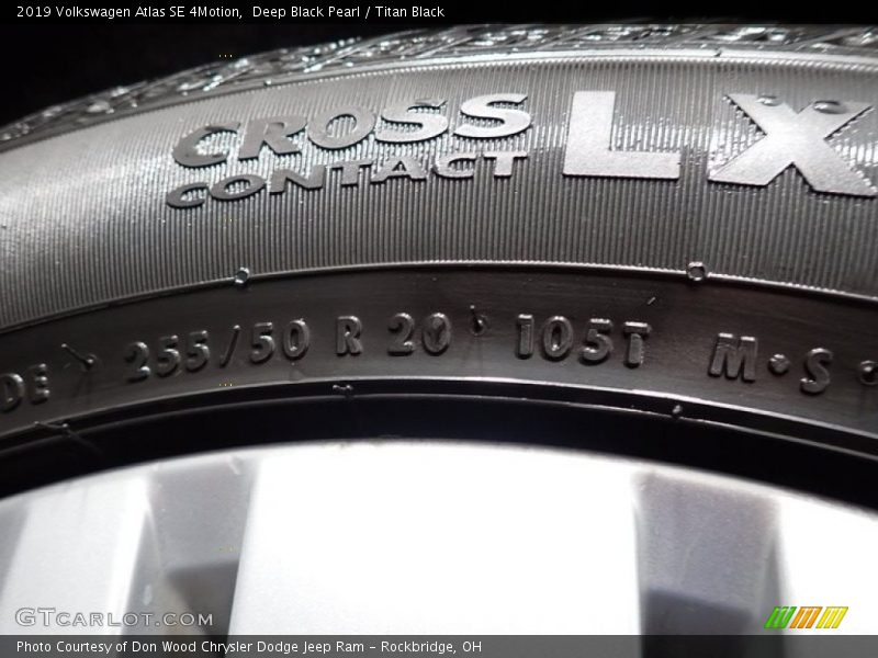Deep Black Pearl / Titan Black 2019 Volkswagen Atlas SE 4Motion