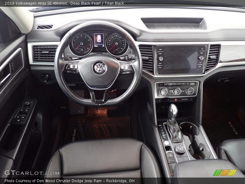Deep Black Pearl / Titan Black 2019 Volkswagen Atlas SE 4Motion