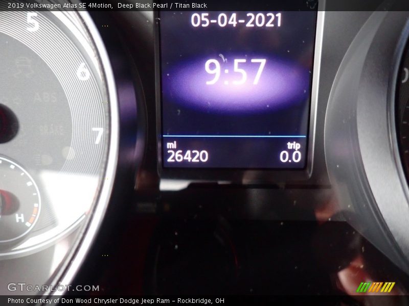 Deep Black Pearl / Titan Black 2019 Volkswagen Atlas SE 4Motion