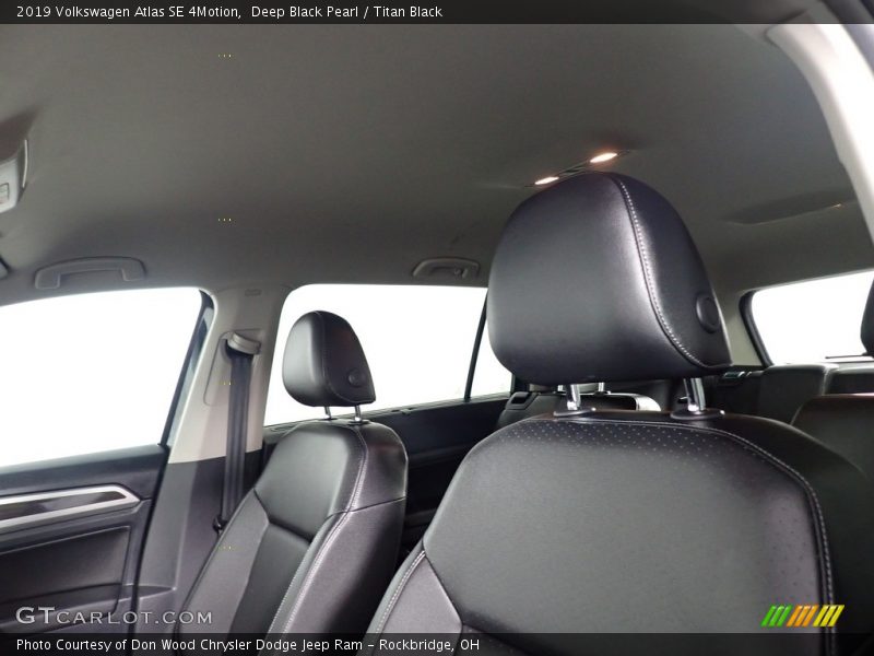 Deep Black Pearl / Titan Black 2019 Volkswagen Atlas SE 4Motion