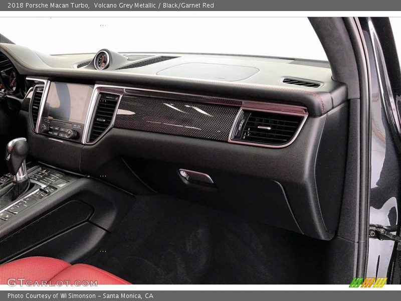 Volcano Grey Metallic / Black/Garnet Red 2018 Porsche Macan Turbo