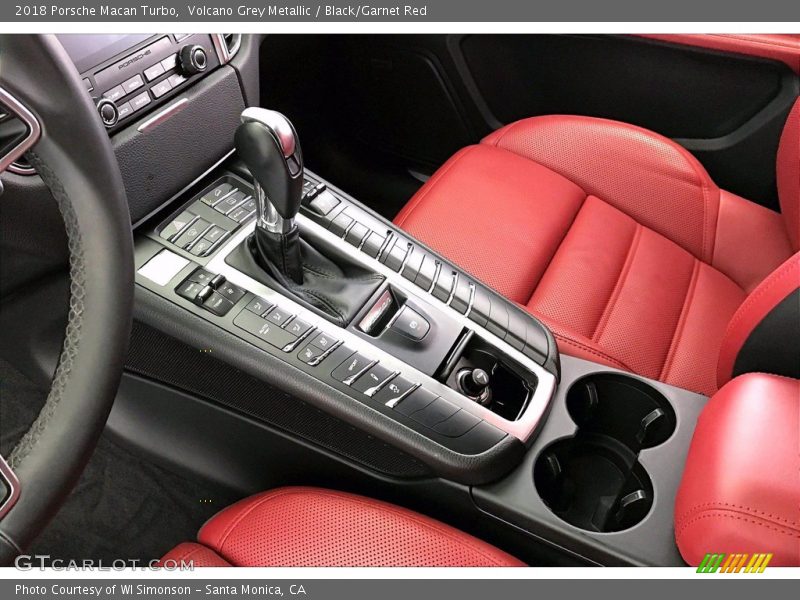 Controls of 2018 Macan Turbo