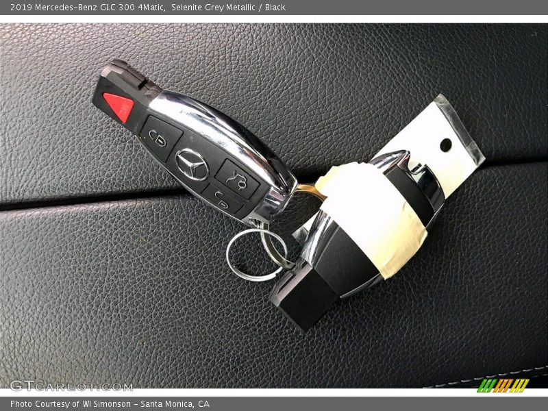 Selenite Grey Metallic / Black 2019 Mercedes-Benz GLC 300 4Matic