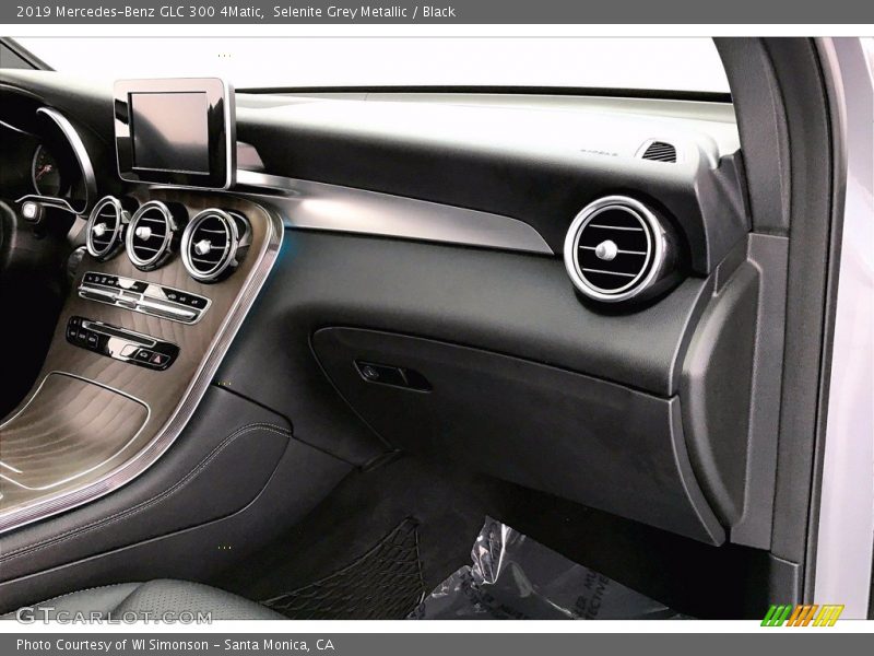 Selenite Grey Metallic / Black 2019 Mercedes-Benz GLC 300 4Matic