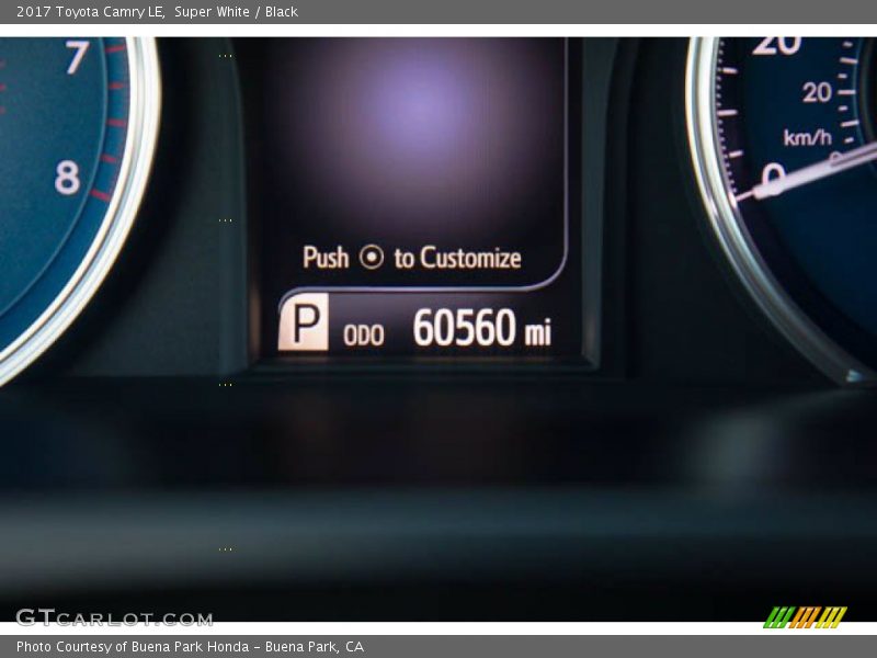 Super White / Black 2017 Toyota Camry LE