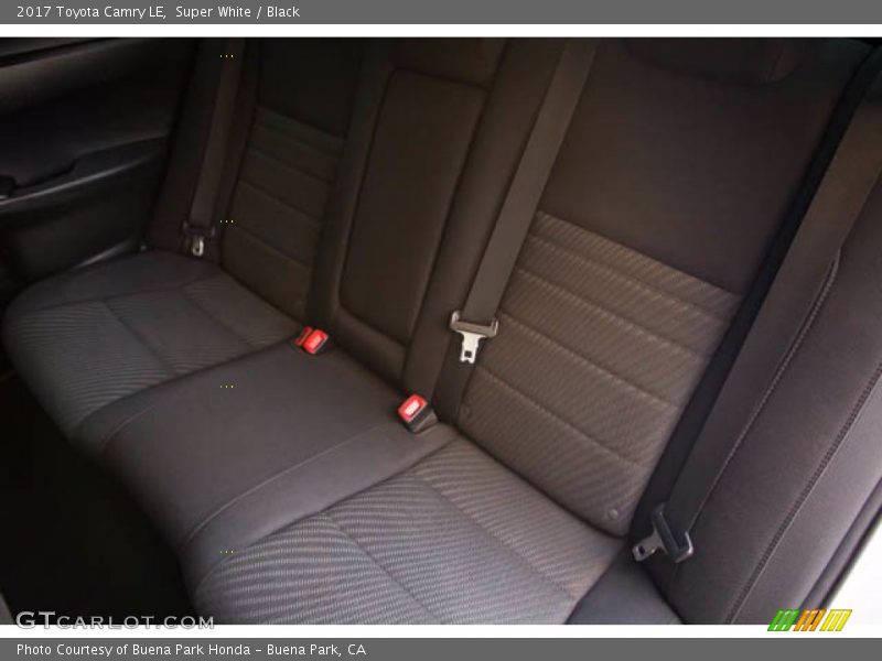 Super White / Black 2017 Toyota Camry LE