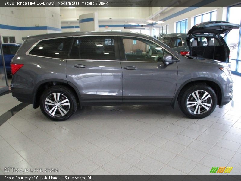 Modern Steel Metallic / Black 2018 Honda Pilot EX-L AWD