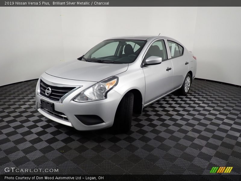 Brilliant Silver Metallic / Charcoal 2019 Nissan Versa S Plus