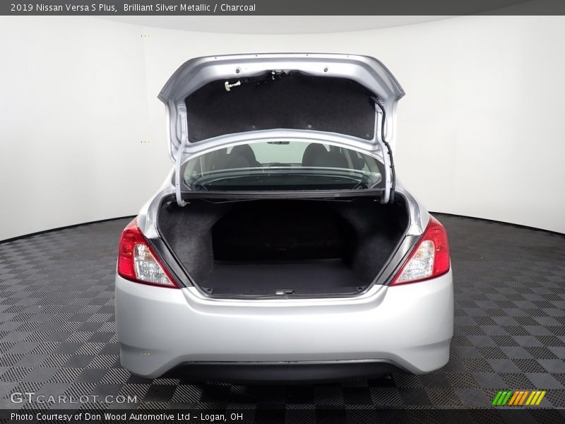 Brilliant Silver Metallic / Charcoal 2019 Nissan Versa S Plus