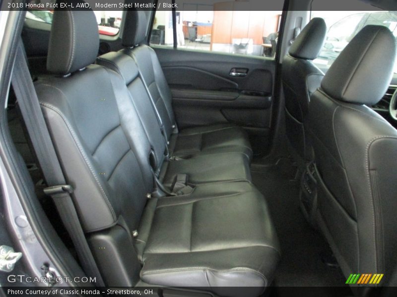 Modern Steel Metallic / Black 2018 Honda Pilot EX-L AWD