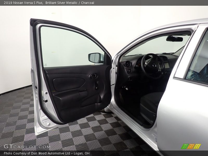 Brilliant Silver Metallic / Charcoal 2019 Nissan Versa S Plus