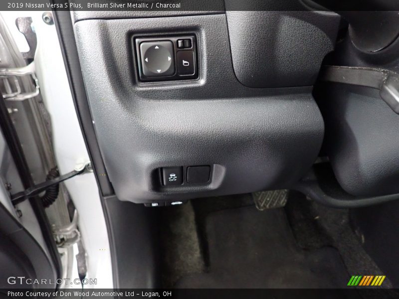 Brilliant Silver Metallic / Charcoal 2019 Nissan Versa S Plus
