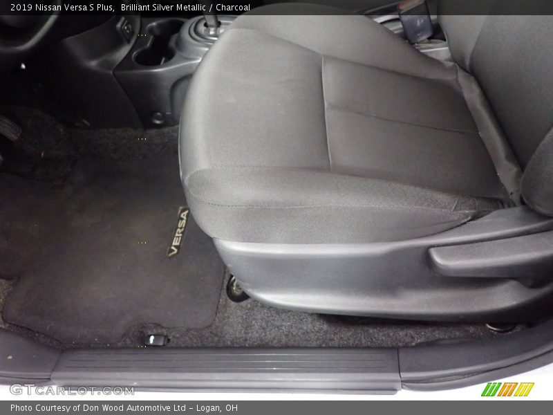 Brilliant Silver Metallic / Charcoal 2019 Nissan Versa S Plus