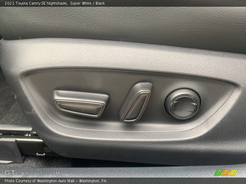 Super White / Black 2021 Toyota Camry SE Nightshade