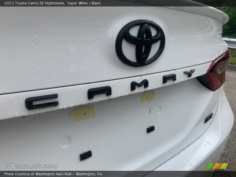 Super White / Black 2021 Toyota Camry SE Nightshade