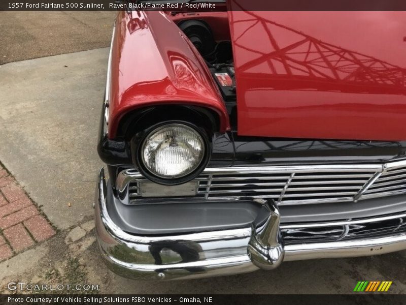 Raven Black/Flame Red / Red/White 1957 Ford Fairlane 500 Sunliner