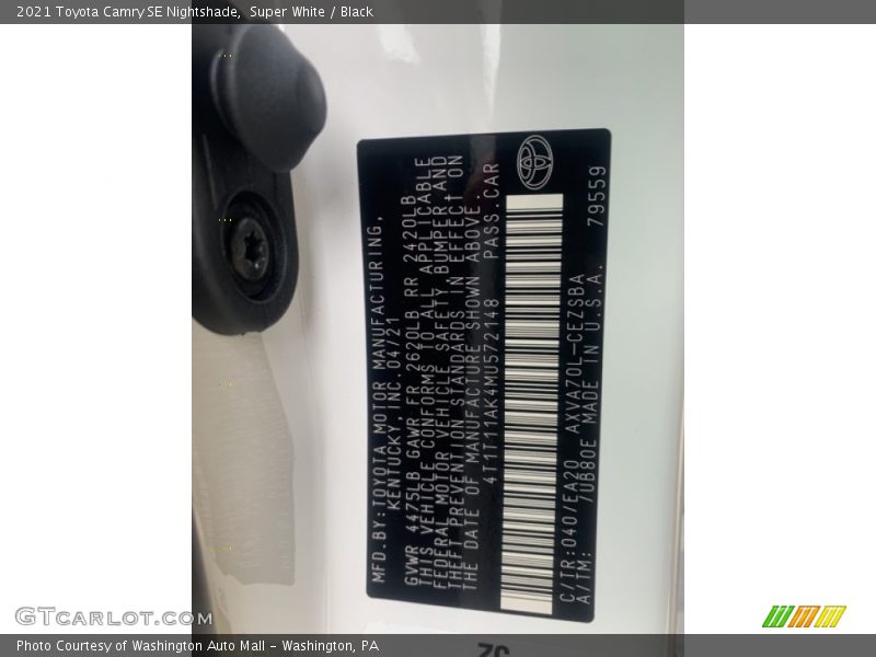 Super White / Black 2021 Toyota Camry SE Nightshade