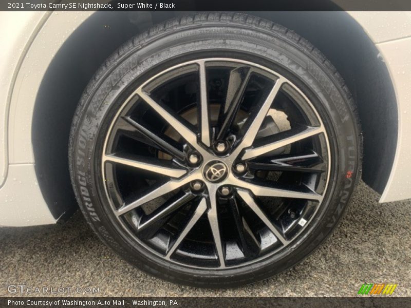 Super White / Black 2021 Toyota Camry SE Nightshade